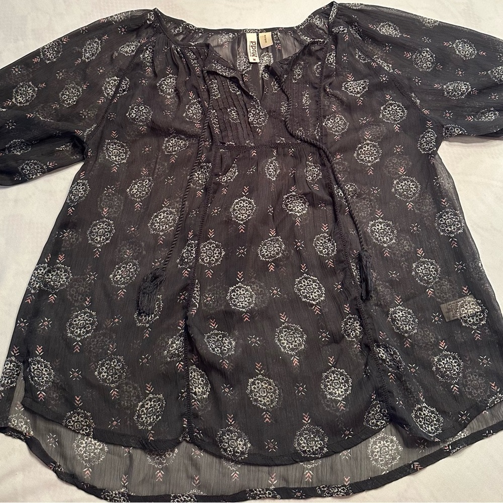 Mudd Sheer Blouse, Junior Size Medium